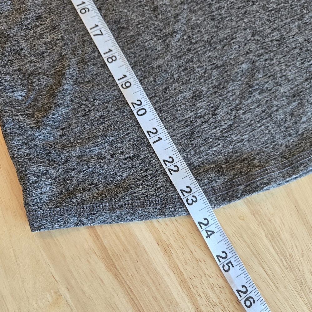 Quince Women’s Flowknit Breeze Tee charcoal color size Medium - Picture 9 of 9